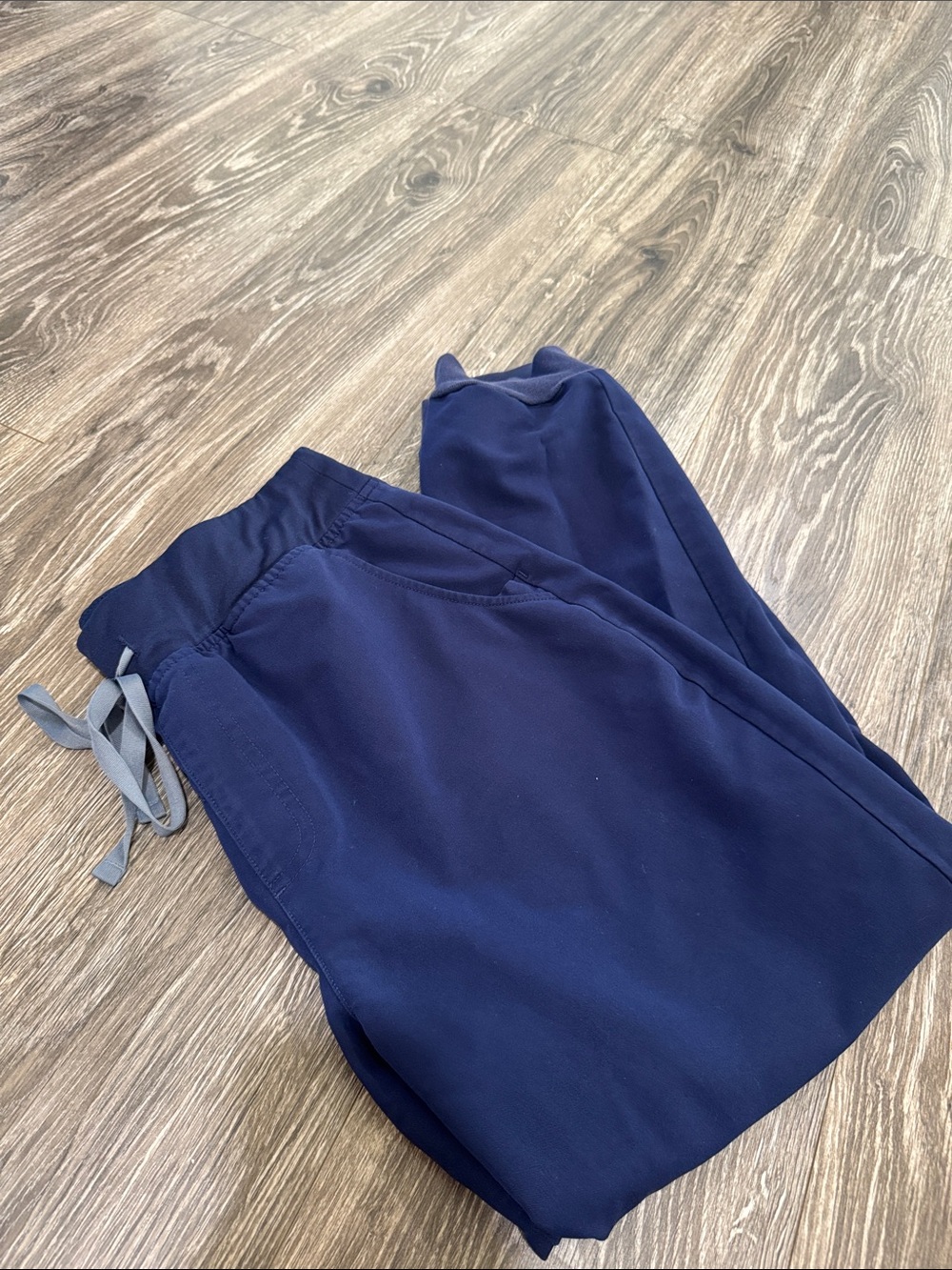 Navy Figs jogger scrub pant